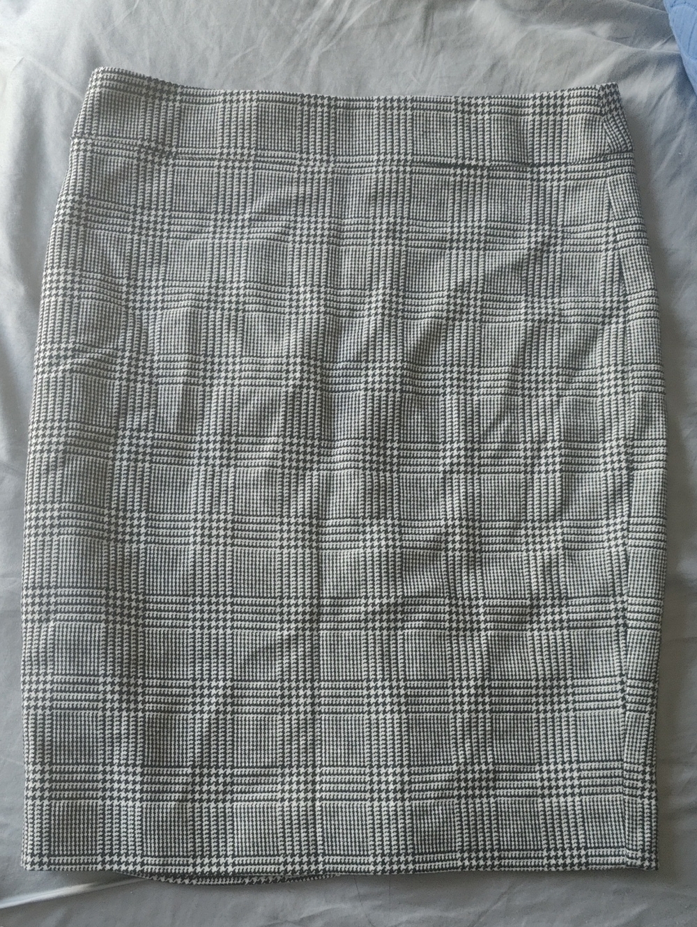 le chateau Black & White Plaid Pencil Skirt